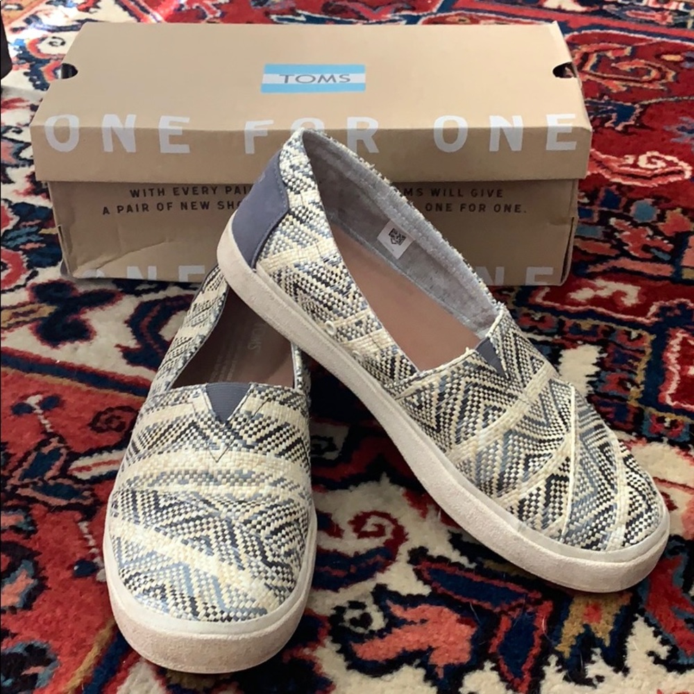 TOMS Avalon Slip-Ons-8.5